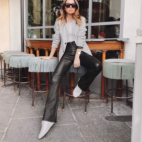 Common Projects White Original Achilles Low Sneakers
Women’s - Picture 3 of 4